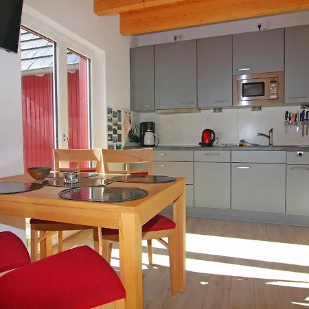 Doppelhaushaelfte Lee In בית נופש זינקסט