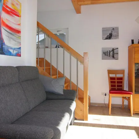 Doppelhaushaelfte Lee In * זינקסט