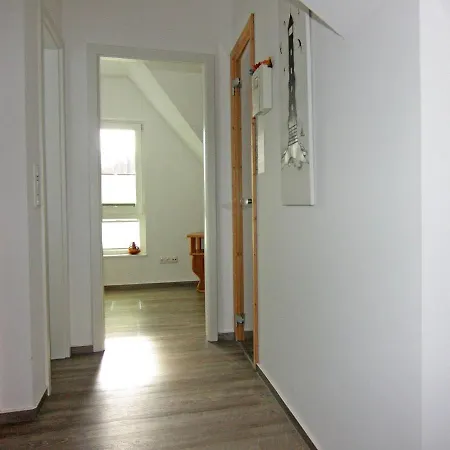 Doppelhaushaelfte Lee In בית נופש זינקסט