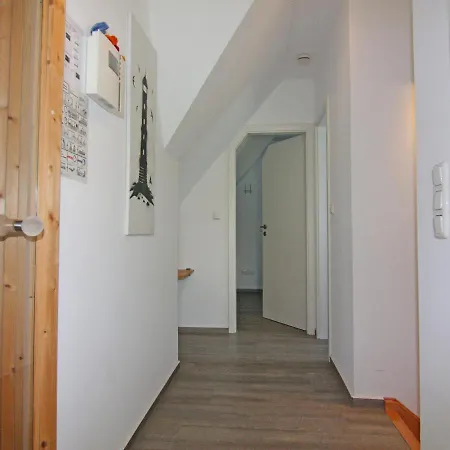 Holiday home Doppelhaushaelfte Lee In Zingst