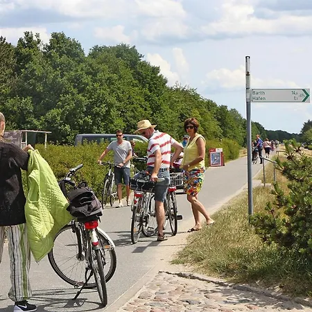 Doppelhaushaelfte Lee In בית נופש *